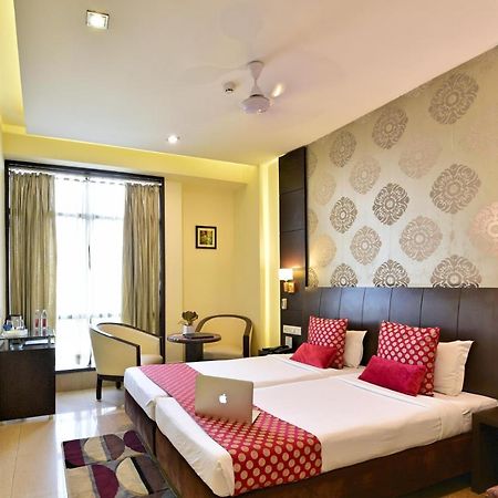 Hotel Surya Plaza Kota  Exteriör bild
