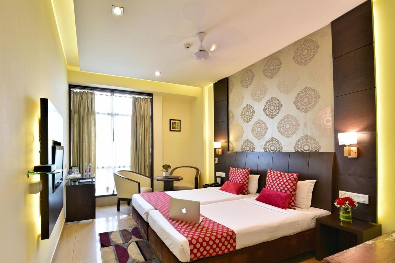 Hotel Surya Plaza Kota  Exteriör bild