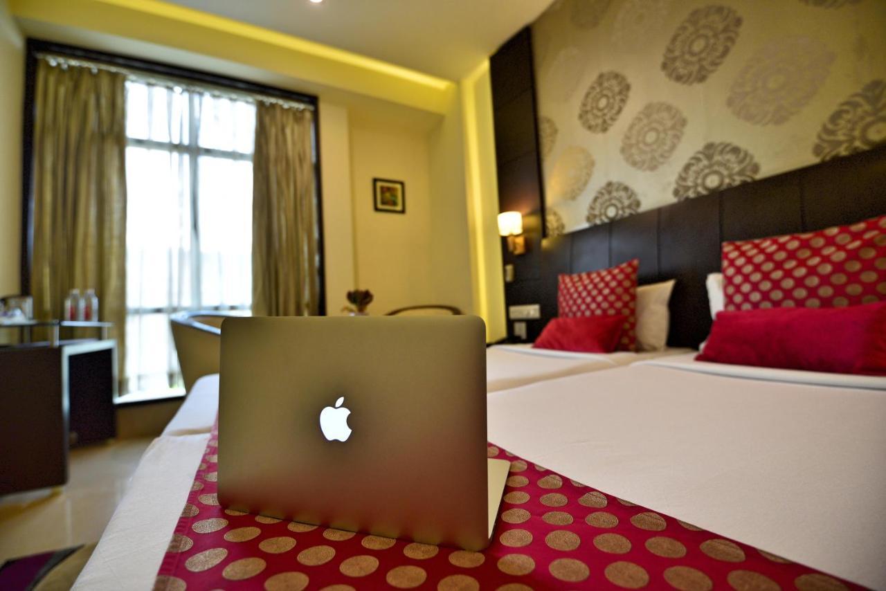 Hotel Surya Plaza Kota  Exteriör bild