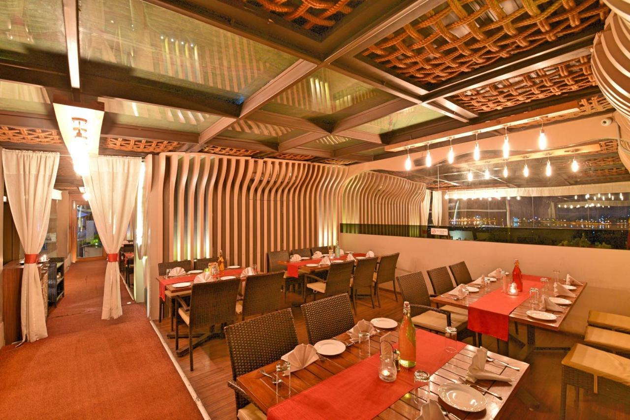 Hotel Surya Plaza Kota  Exteriör bild