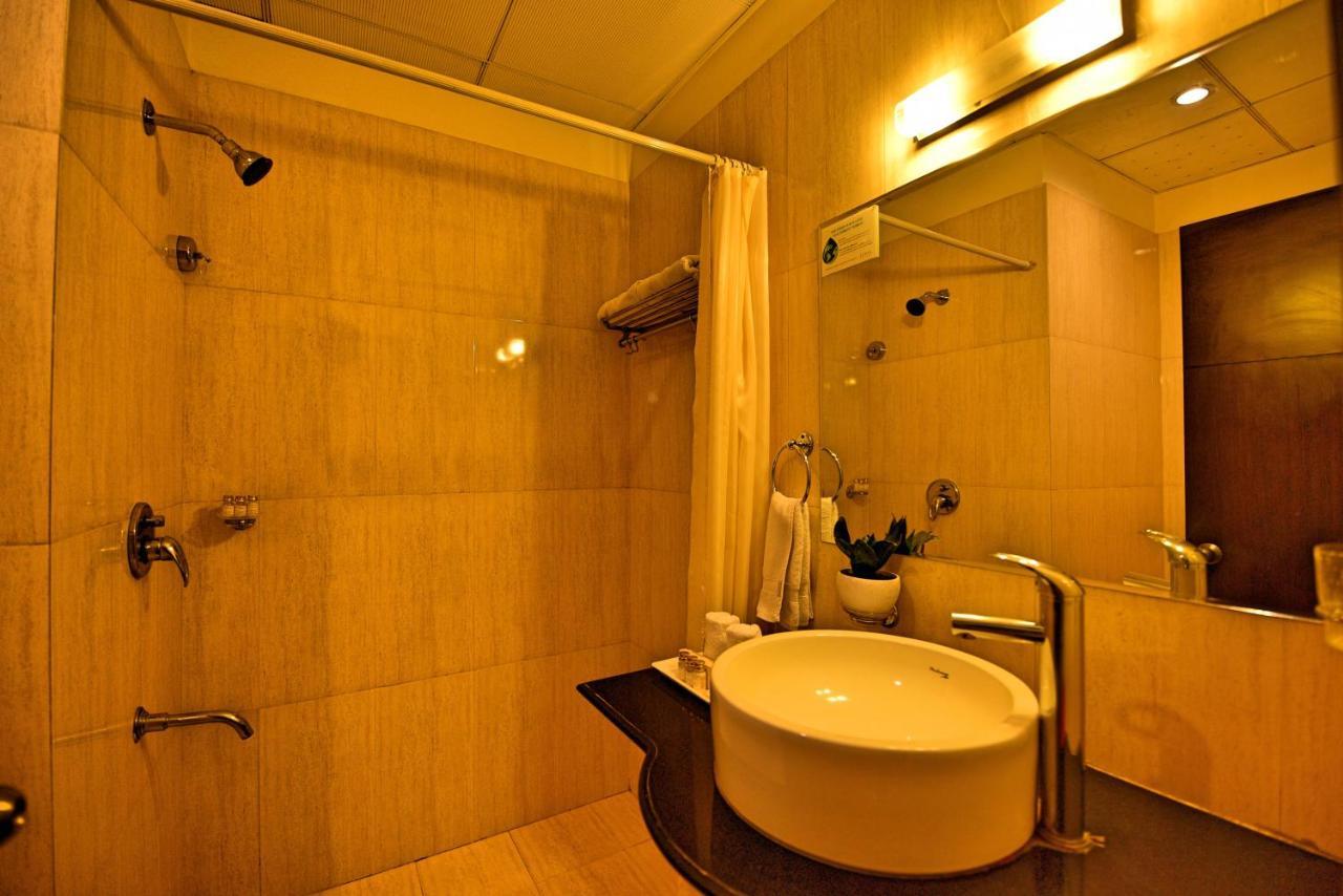 Hotel Surya Plaza Kota  Exteriör bild