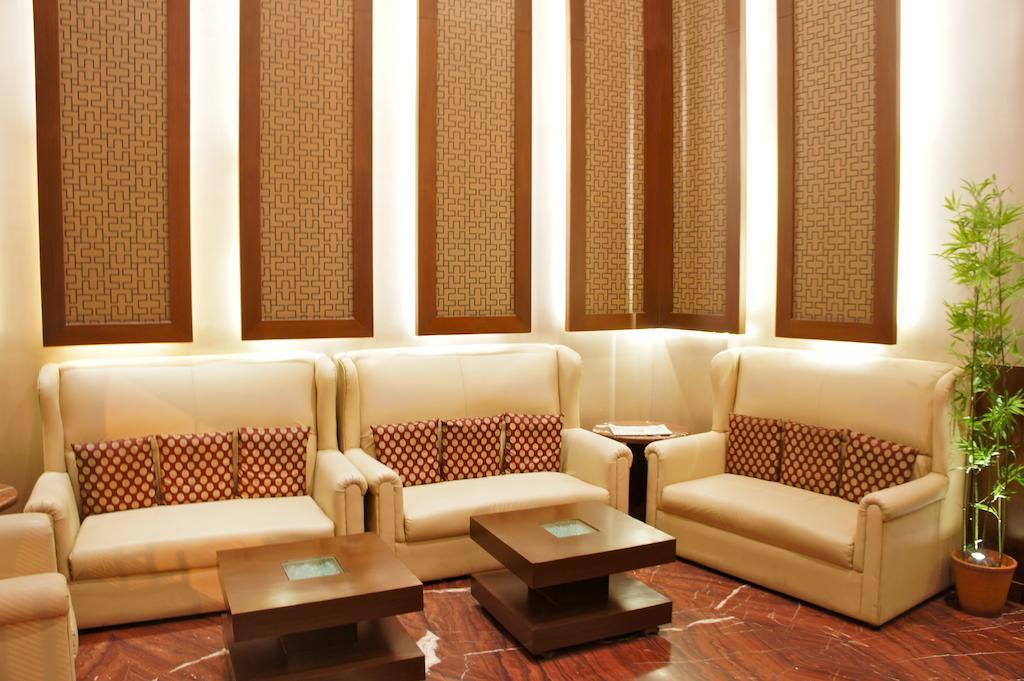Hotel Surya Plaza Kota  Exteriör bild