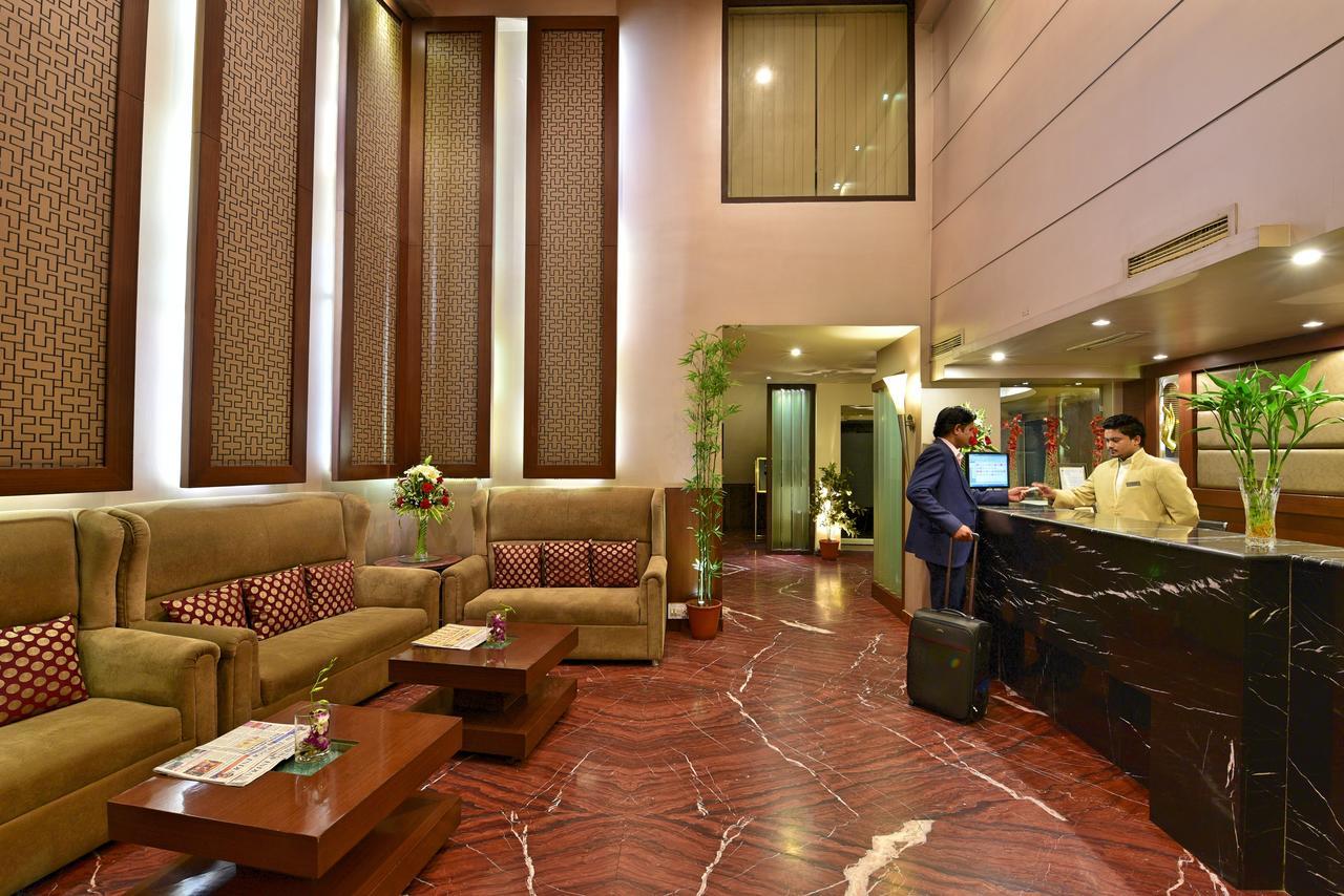 Hotel Surya Plaza Kota  Exteriör bild