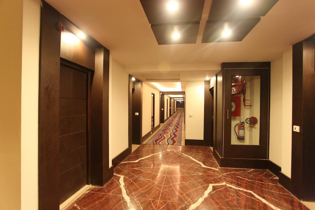 Hotel Surya Plaza Kota  Exteriör bild