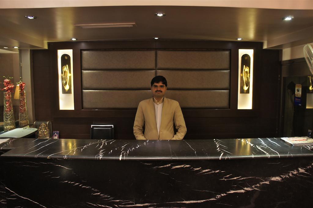 Hotel Surya Plaza Kota  Exteriör bild