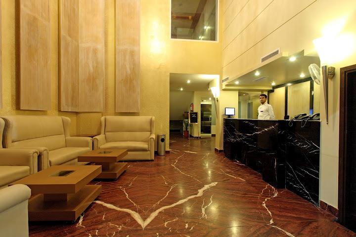 Hotel Surya Plaza Kota  Exteriör bild